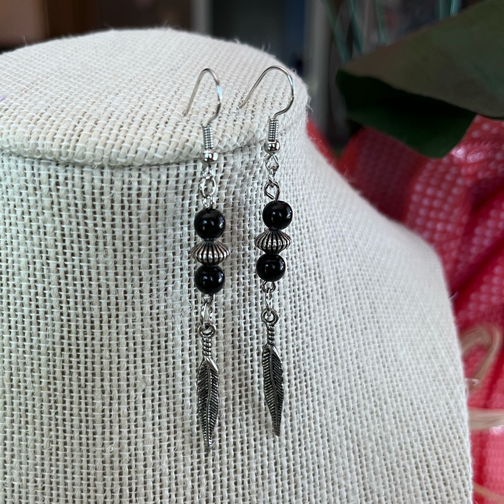 🖤Handmade Earrings 🖤 - Picture 1 of 8
